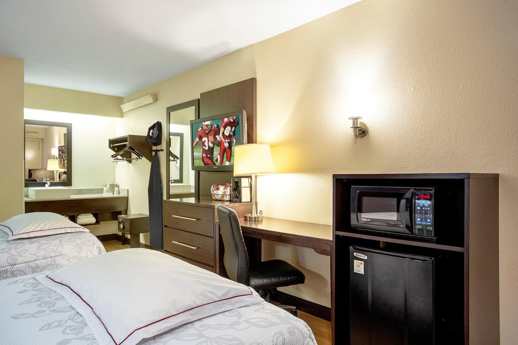 Red Roof Inn Plus+ Secaucus - Meadowlands Εξωτερικό φωτογραφία