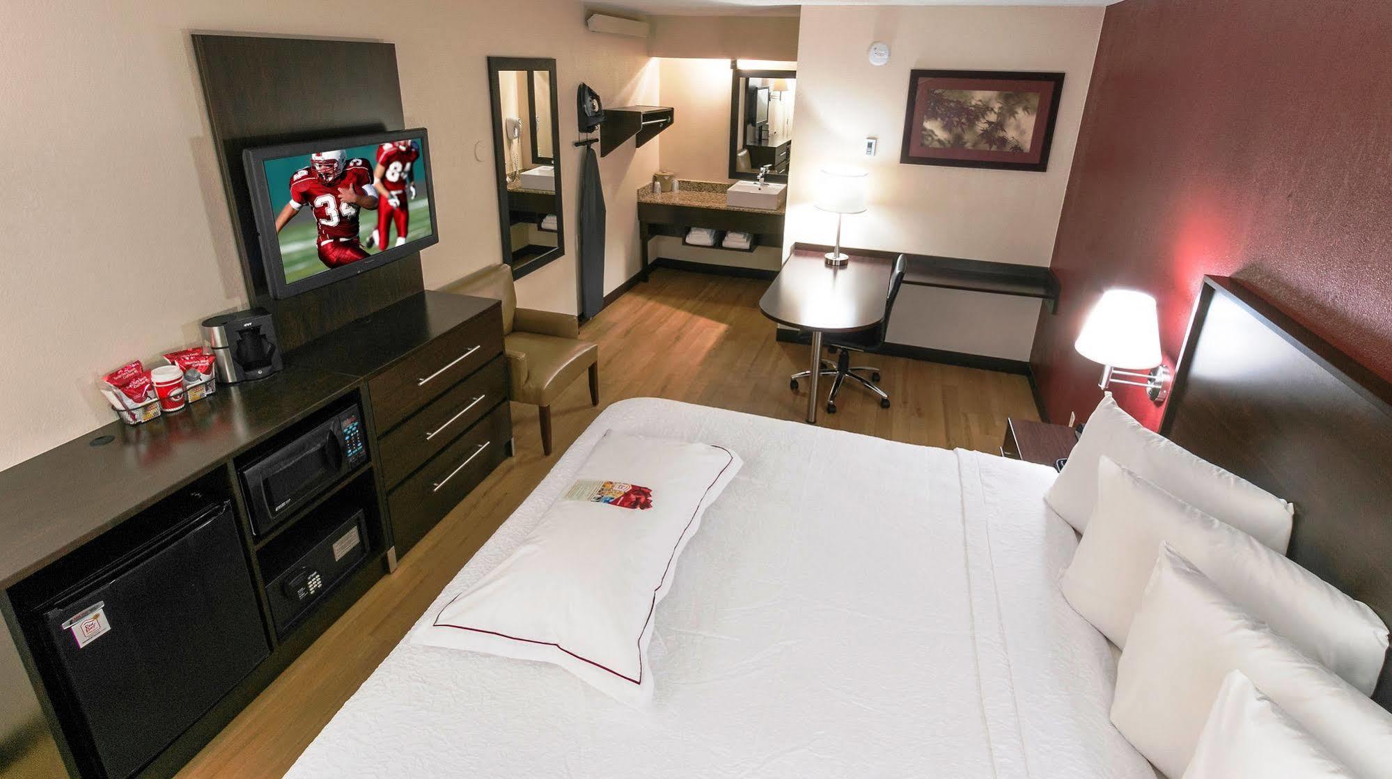 Red Roof Inn Plus+ Secaucus - Meadowlands Εξωτερικό φωτογραφία
